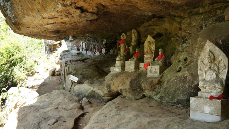 秩父札所第三十一番観音院奥の院石仏群の画像