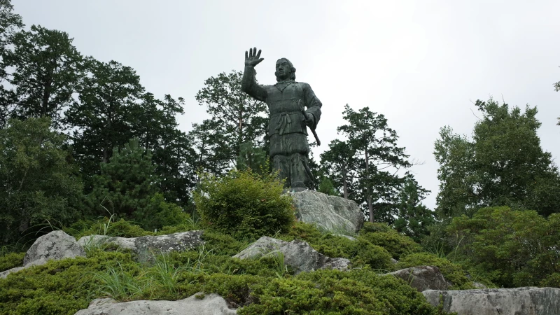 三峯神社参拝の日日本武尊像の画像