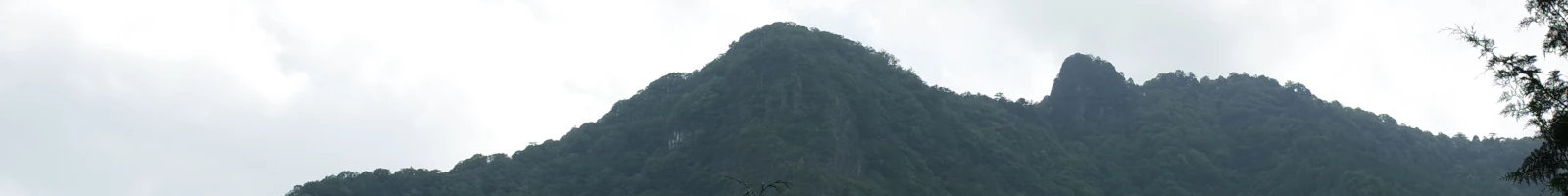 三峯神社奥宮の遠景画像